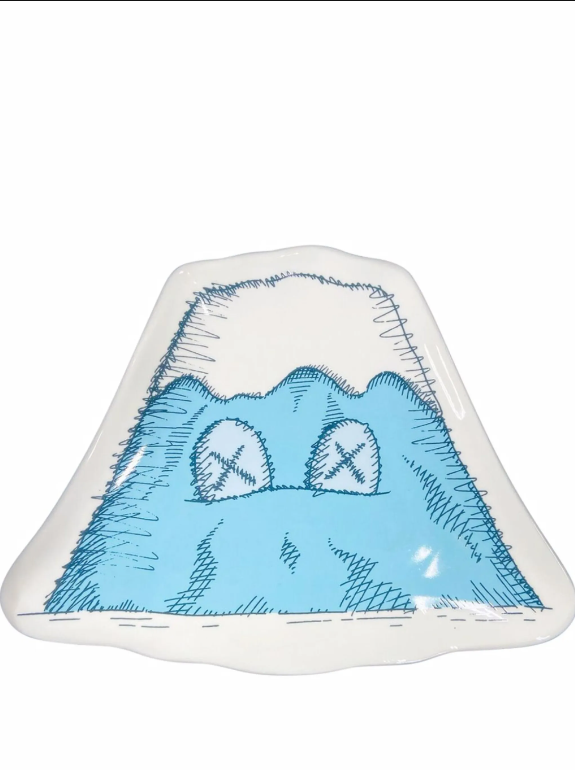 KAWS Holiday - Japan Mount Fuji plate set